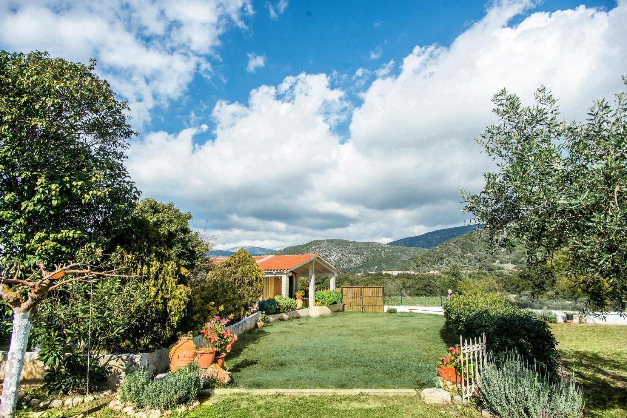 Villa Aelia - A Peaceful And Private Place 阿尔戈斯托利翁 外观 照片